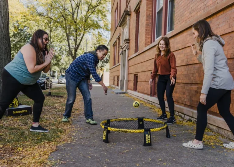 How To Play Spikeball