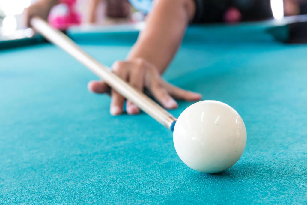 How To Hold A Pool Stick